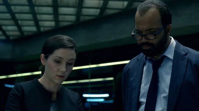 Westworld S01E03 Shannon Woodward Elsie Hughes Jeffrey Wright Bernard Lowe