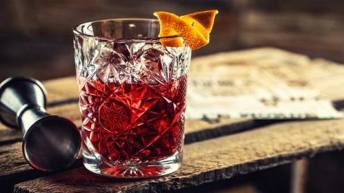 The Measuring Mistake That's Ruining Your Negroni