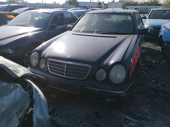Mercedes E240 1