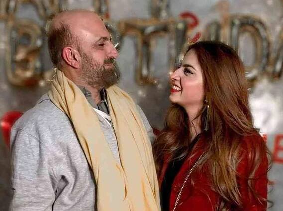 Dananeer Mobeen with her father