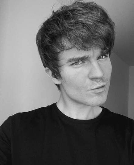 Svou sexuální orientaci odhalil youtuber v knize Kovy - Ovšem.