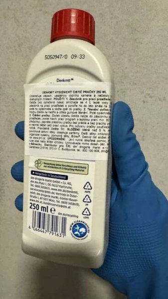 Zatuchlá pračka mě trápila týdny: Babské rady zklamaly, pomohlo řešení za 39 Kč z drogerie dm