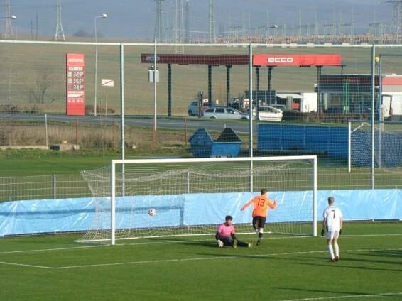 Výhra na penalty a sedmibodový náskok v čele tabulky TJ Přeštice – FK Admira Praha 0:0, PK 3:5 – FK Admira Praha
