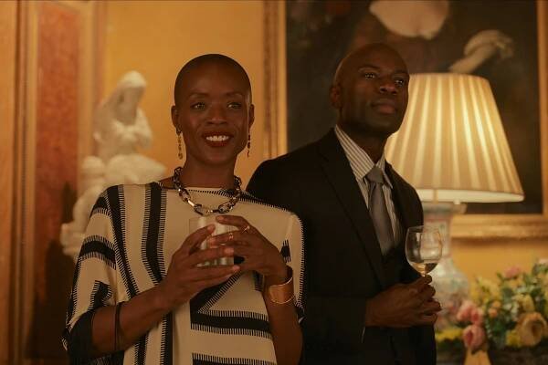 Diplomatické vztahy - Nadržené tornádo - Z filmu - T'Nia Miller, David Gyasi