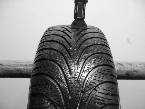 Použité-Pneu-Bazar - 195/60 R16 C GOODYEAR ULTRAGRIP 6-kusovka-rezerva 4mm