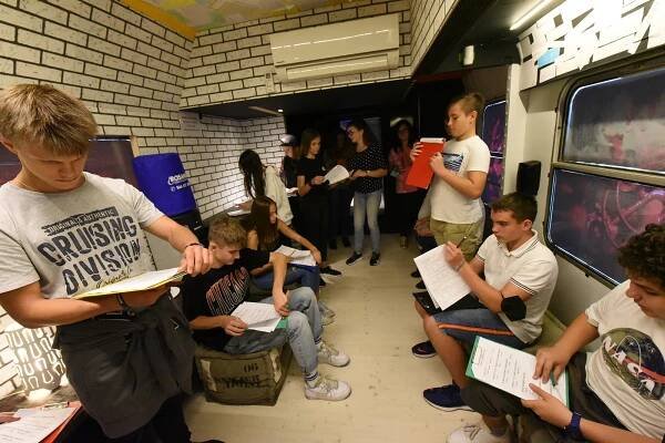 OBRAZEM: Revolution train v Kolíně přiblížil, jak je snadné propadnout drogám