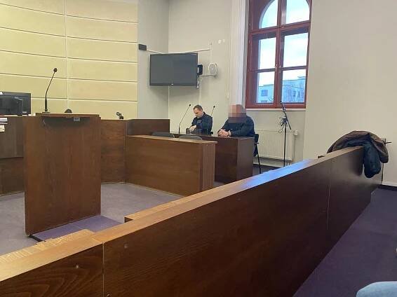 Policista si podle obžaloby nechal část peněz z pokut, dostal peněžitý trest