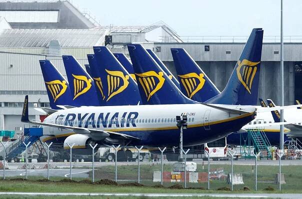Ryanair odmítá zvýšení poplatků pražského letiště: ÚOHS zamítl stížnost letecké společnosti