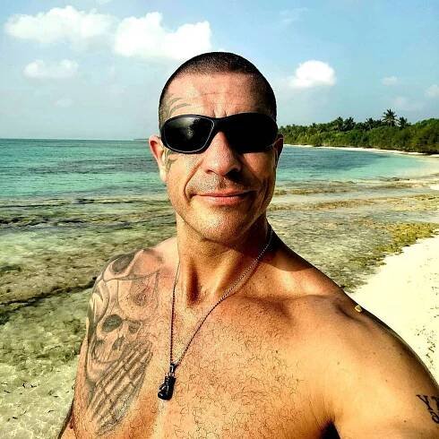 Pornokrál Rosenberg se podruhé oženil! Na Maledivách řekl ANO fotografce
