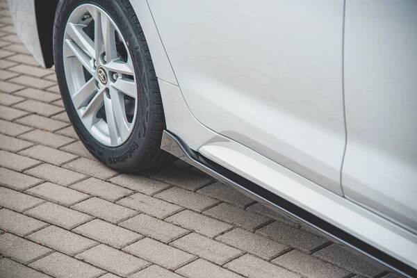 Prahové lišty Toyota Corolla XII Touring Sports 2019- černý lesklý plast