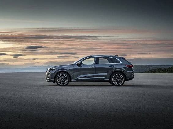 Audi Q5 a SQ5 v nové generaci: Nechybí ani silný benzínový šestiválec | Autojournal.cz