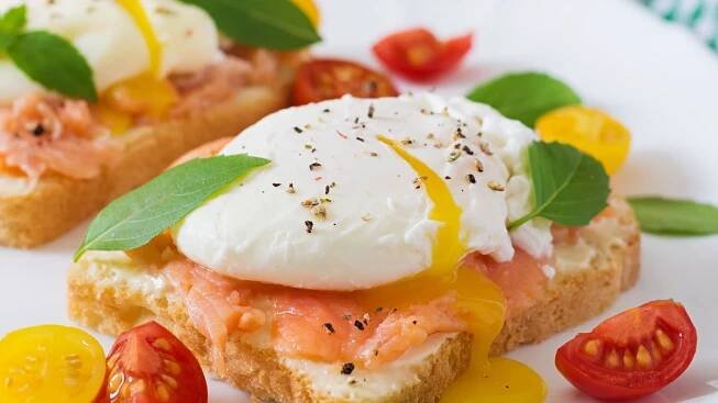 Snídaňový hit z brunch kaváren si uděláte doma za 15 minut - Médium.cz