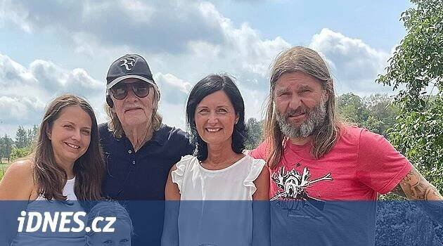 Petr tam ještě chvíli chodil, vzpomíná Horváth na pád vrtulníku s Kellnerem - iDNES.cz