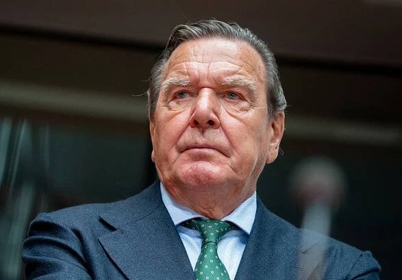 Německý exkancléř Schröder pořádal večeři, jeden z hostů odešel bez placení