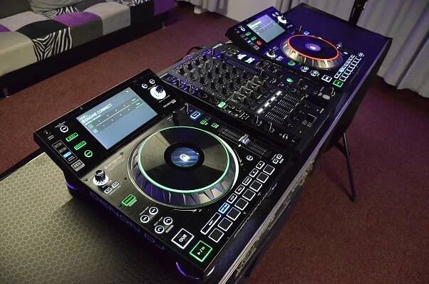 Nový Denon DJ SC5000 a X1800 - Force Production - pronájem techniky na akce