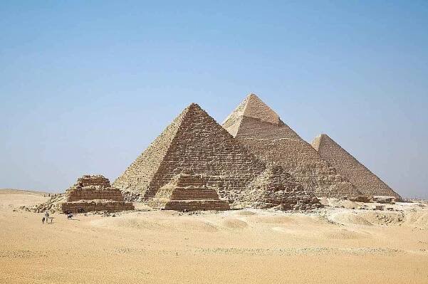 Pyramidy patří mezi největší egyptská lákadla.