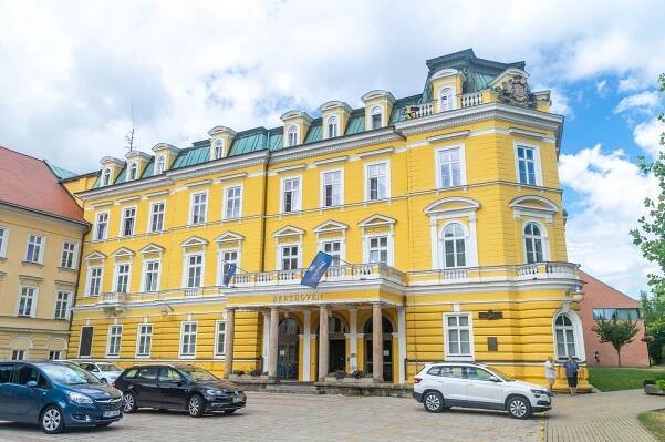 Blahořečené termální prameny: Odpočiňte si a využijte léčivých darů Česka