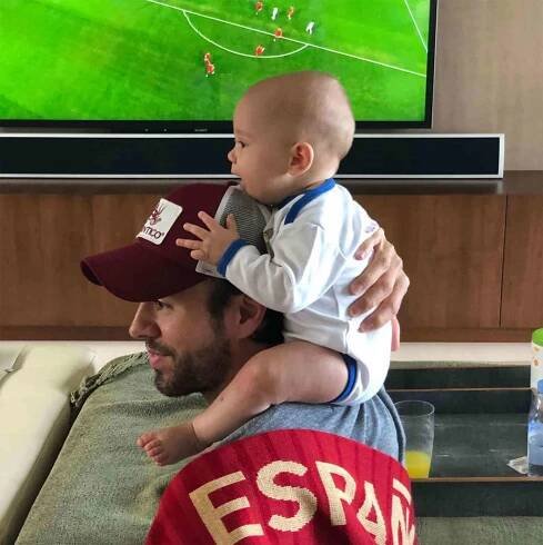Cutest Cheerleader! Enrique Iglesias and His 5-Month-Old Bond Over the World Cup in Adorable Photo