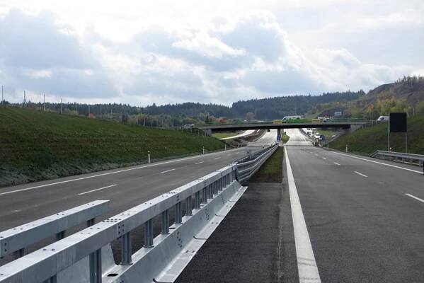 Nový pětikilometrový úsek dálnice D4 uleví především Dubenci