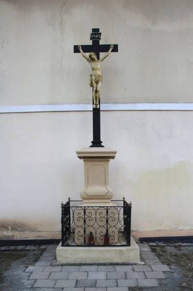 Soubor:Kříž vedle kostela, Doubravice nad Svitavou, okres Blansko.jpg – Wikipedie