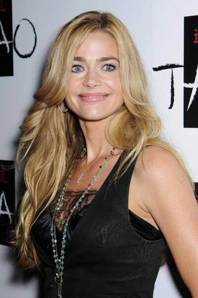 Denise-Richards-Cute-Smile-Pics