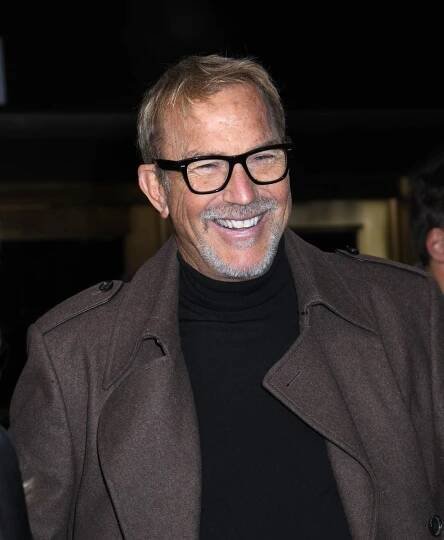 Herec a režisér Kevin Costner na koncerte k 50....