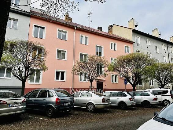 Štefánikova, Louny