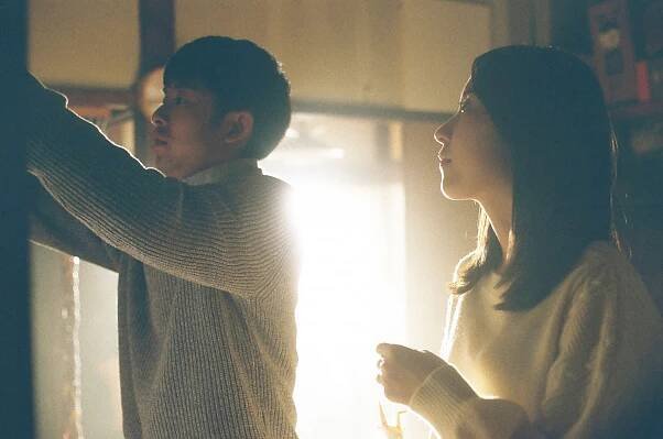 Taiga Nakano, Misa Etó - Šizukana ame - Z filmu