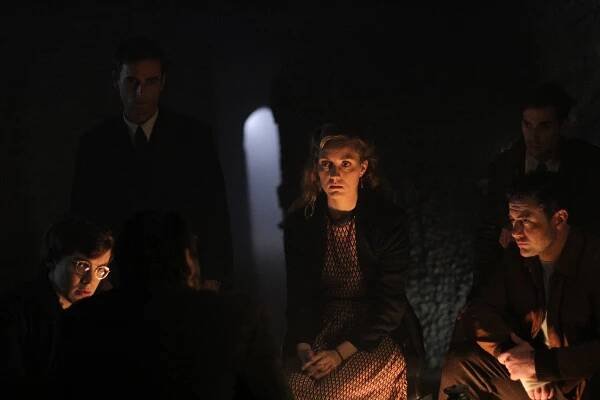 X-company - Do jámy lvové - Z filmu - Connor Price, Jack Laskey, Evelyne Brochu, Warren Brown