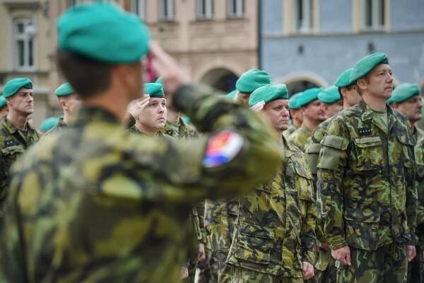 Na 900 vojáků zamíří do Rakovníka. Nový prapor vyjde na 4,5 miliardy