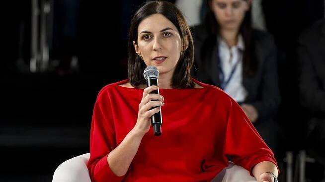 Pekarová Adamová odešla během ruského projevu: Ozvala se senátorka Němcová, expremiér Topolánek i bývalá dětská hvězda