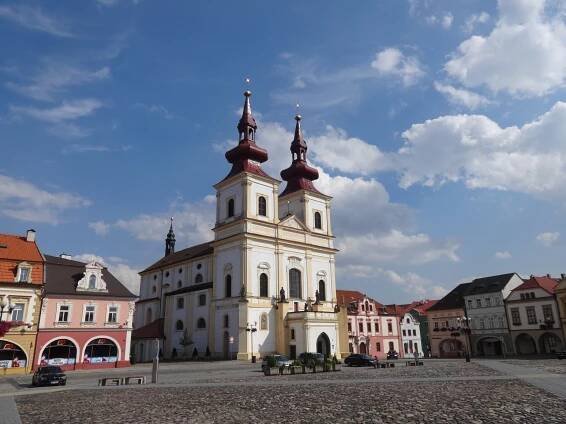 Kadaň a farní kostel Povýšení... - Kostel