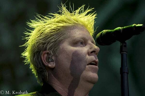 RECENZE: The Offspring umí strhnout publikum, ale nikam se neposouvají