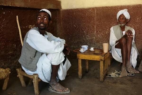 Kávový rituál, Eritrea. Luboš Fellner- BUBO -   Džibutsko Somálsko Eritrea Sudán