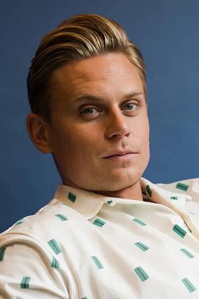 Billy Magnussen herec