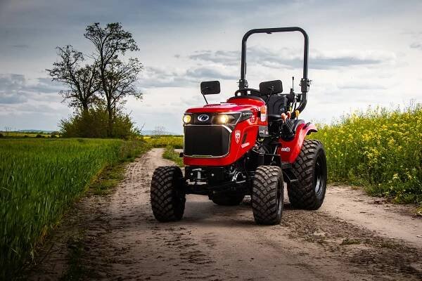 Malotraktor CAPTAIN 263 4WD - Agromechanika s.r.o.