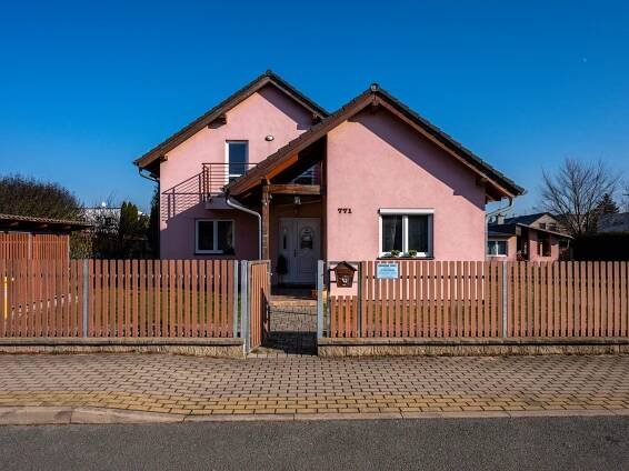 prodej rodinného domu Lázně Bohdaneč - Otrošina Invest