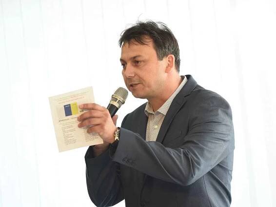 Z duelu Víta Rakušana a Martina Hermana v prostorách podnikatelského inkubátoru Cerop v Kolíně.