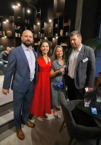 Radka Vladyková předala Memorandum o spolupráci s maďarským svazem měst a obcí TÖOSZ a jednala o budoucích společných aktivitách