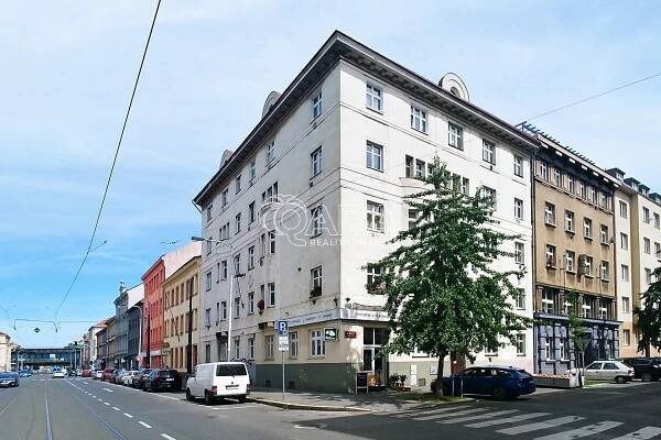 Prodej bytu 3+1/B, 89 m2, Praha 8 - Libeň, 1. patro, výtah, sklep – QARA