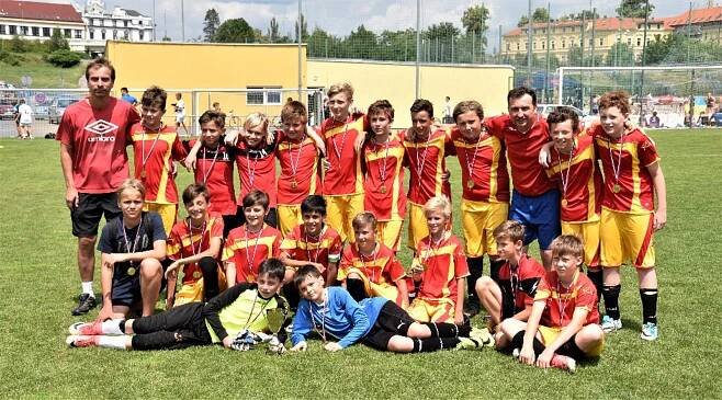 Béčko žáků Junioru přebralo pohár a medaile