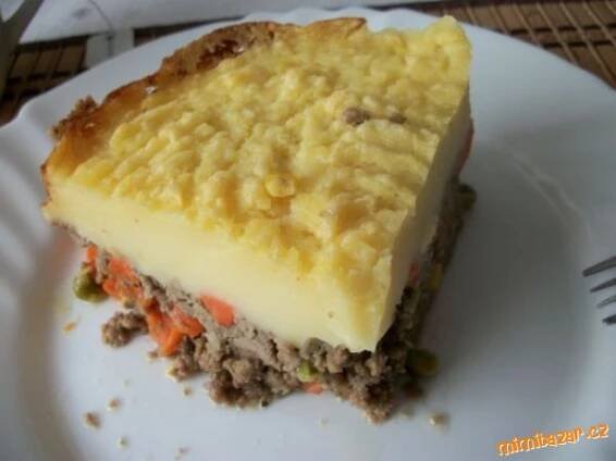 Zapečená bramborová kaše s mletým a zeleninou