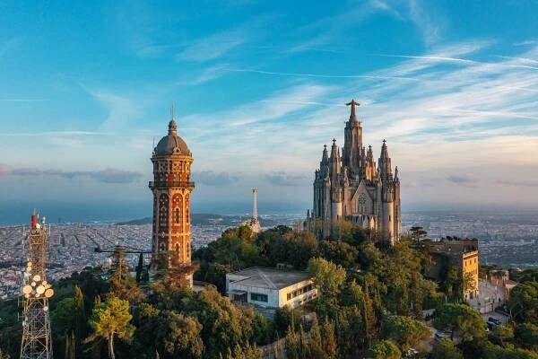 Letenky Praha - Barcelona, pravidelné a přímé lety od 1 850 Kč