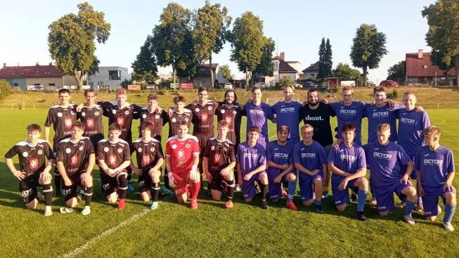 Podobně jako A-tým – také junioři zavítali na Nový Hradec | Mountfield HK