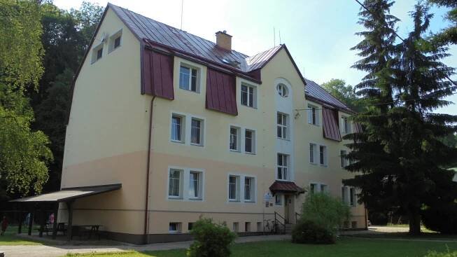 DĚTSKÝ DOMOV DOLNÍ LÁNOV