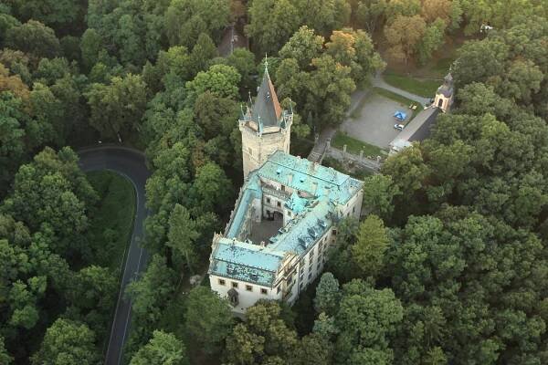 Rekonstrukce zámecké věže na Stránově: Tradice a moderní ochrana