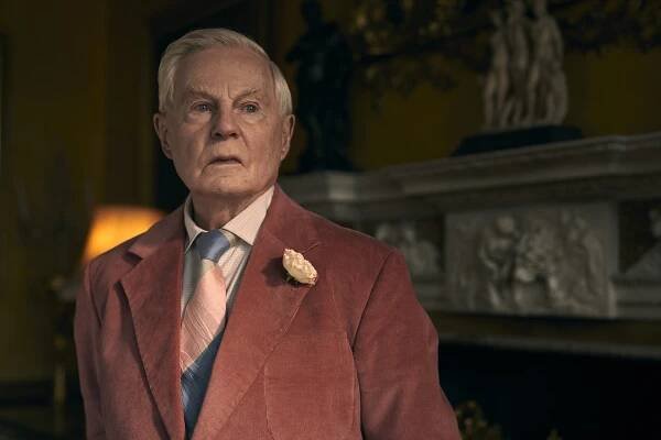 Koruna - Rozkolísaný člověk - Z filmu - Derek Jacobi