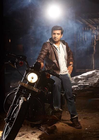 Stylish Photoshoot Image Of Santhanam