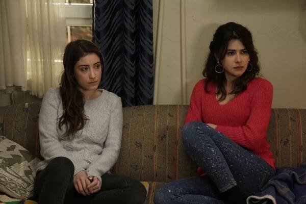Bizim Hikaye - Episode 16 - Z filmu - Hazal Kaya, Nesrin Cavadzade