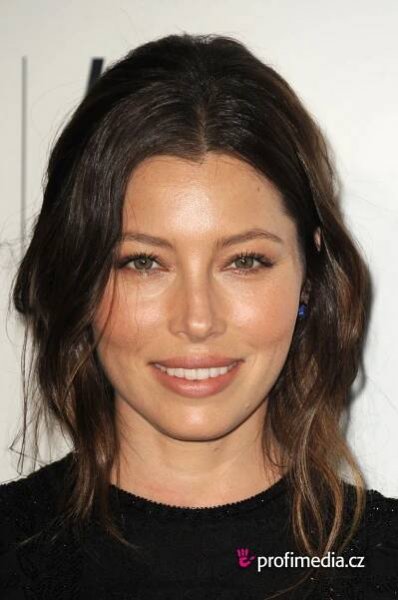 Jessica Biel - celebrity účes - HappyHair